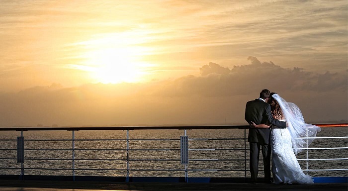 5 Singaporean Cruises for Romantic Honeymoon
